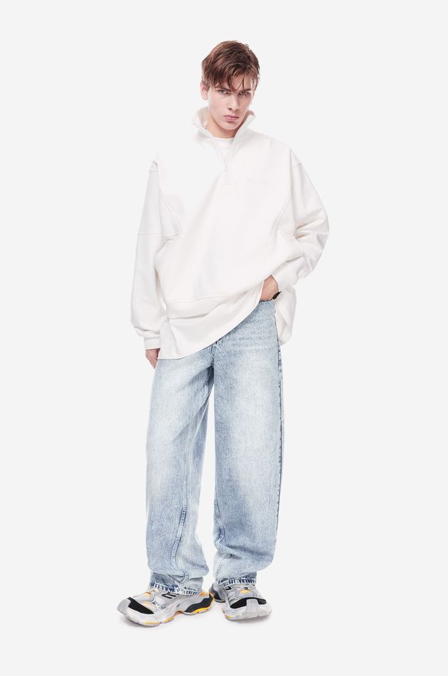 Широкие джинсы средней посадки