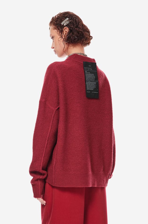 Объемный свитер из шерсти