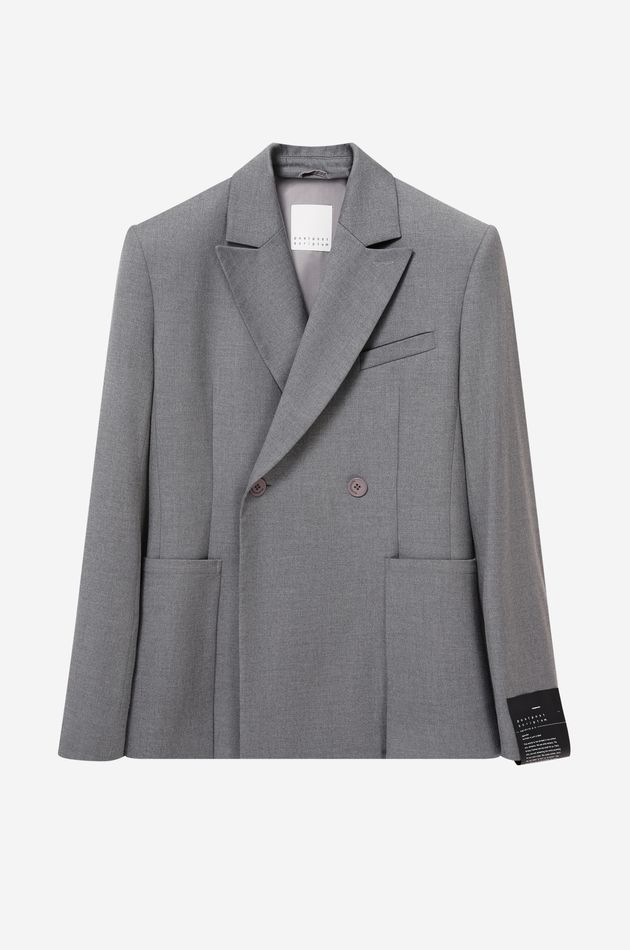 Приталенный пиджак с накладным карманом