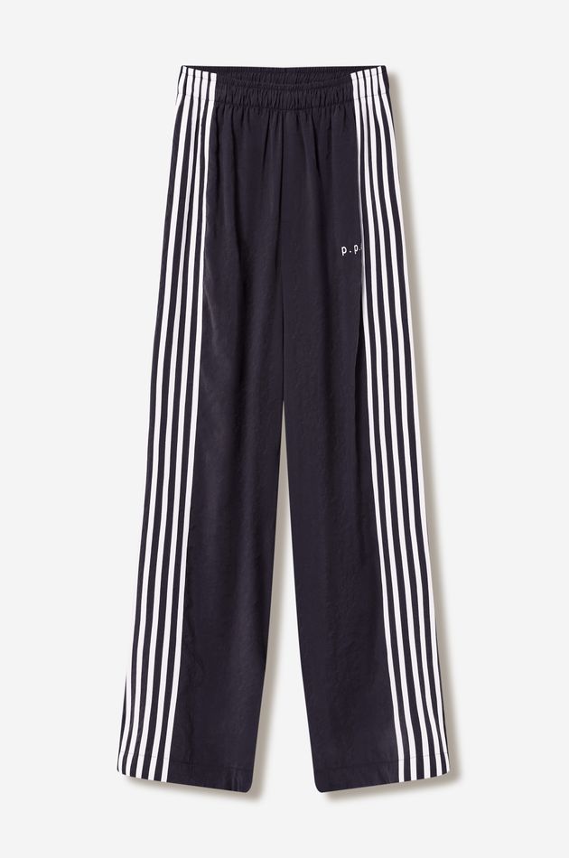 Широкие брюки с лампасами